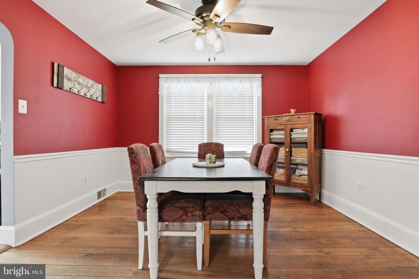 309 W Walnut Street photo 8
