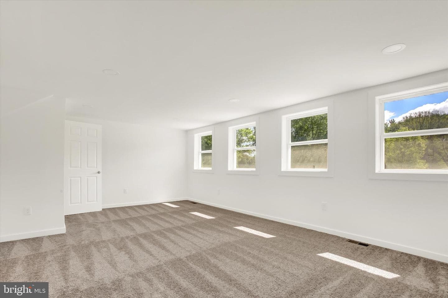 876 Cardinal Lane photo 20