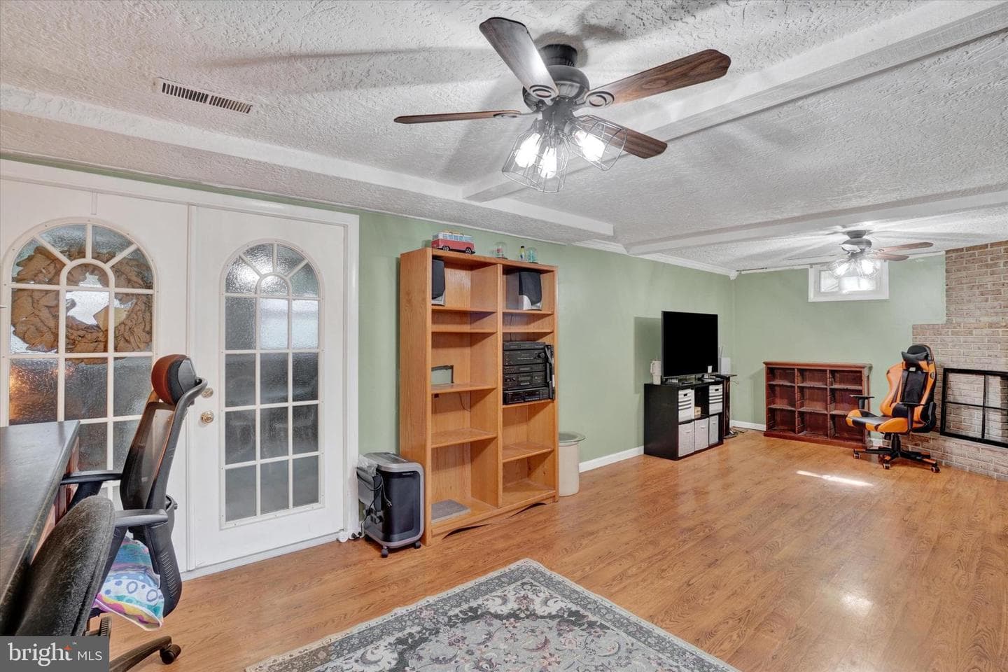 105 Lexington Road photo 16