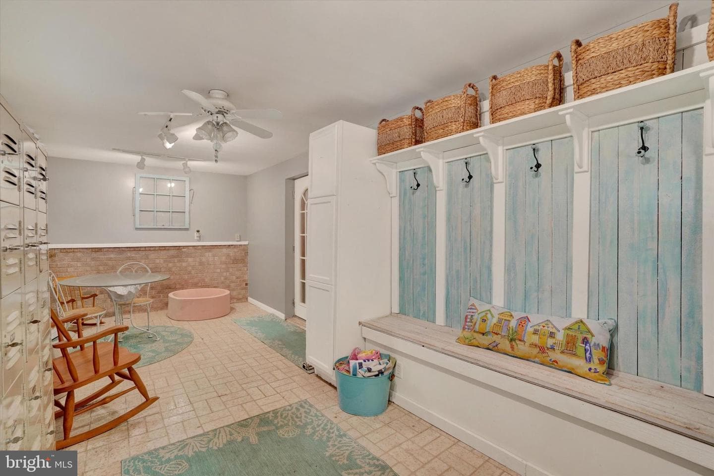 105 Lexington Road photo 22