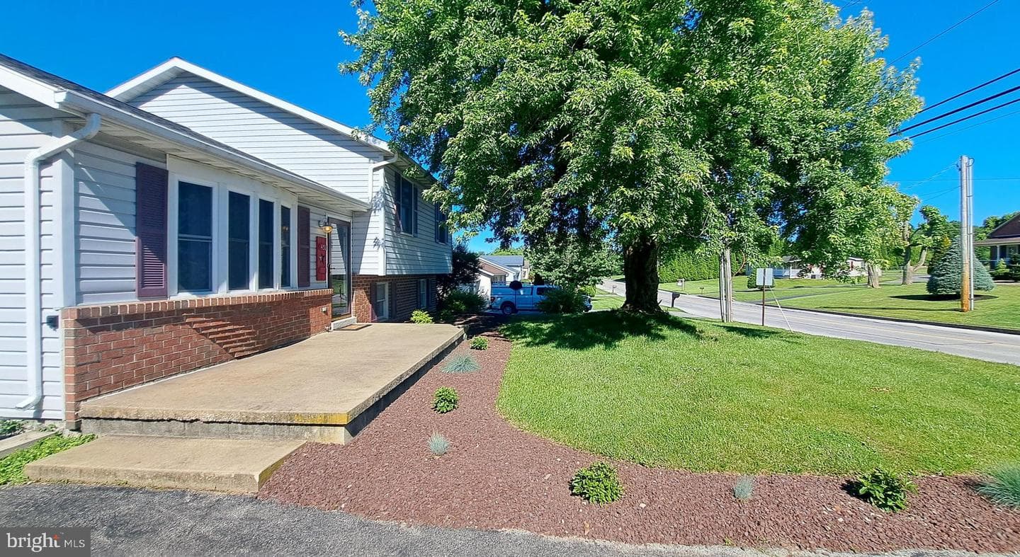 451 Clover Lane photo 5