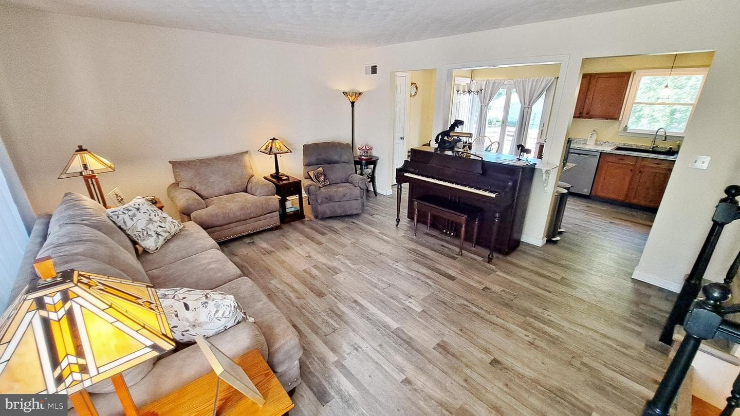 451 Clover Lane photo 8