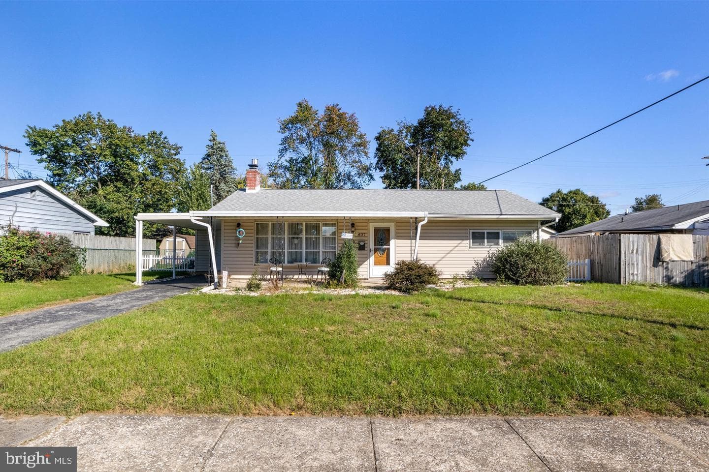 807 Fireside Road, York