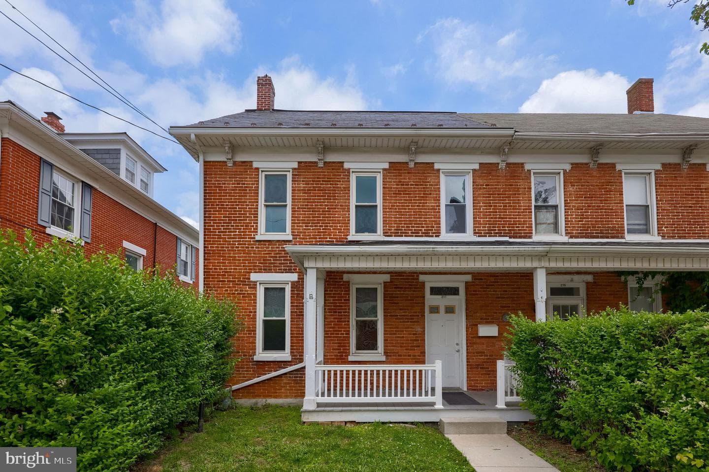 217 N Charles Street, Red Lion