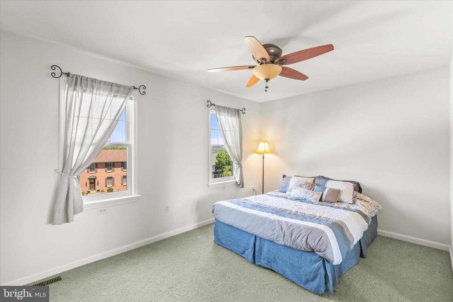 660 Woodside Road photo 37