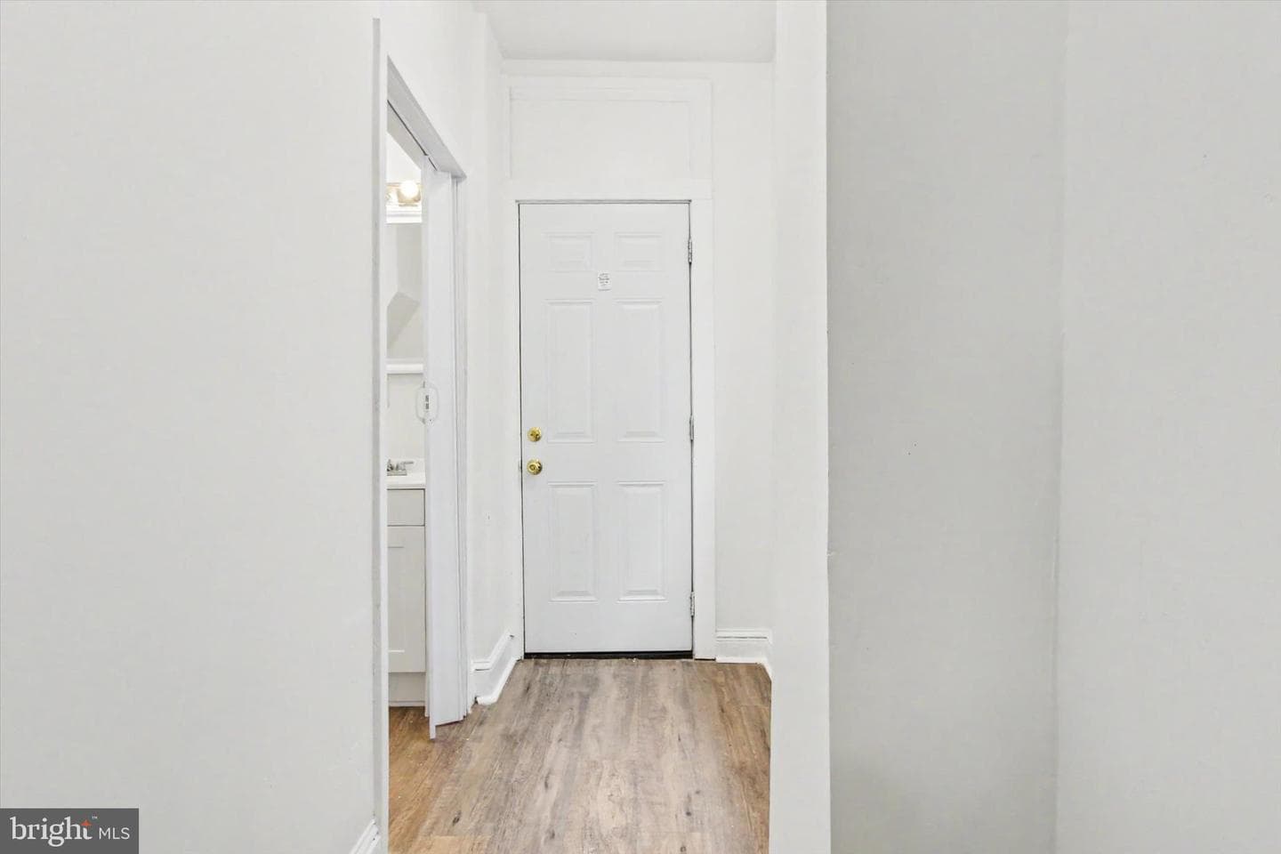 511 W Philadelphia St photo 11