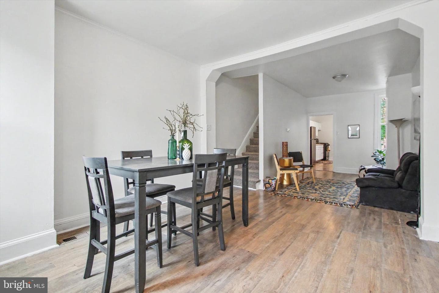 511 W Philadelphia St photo 3
