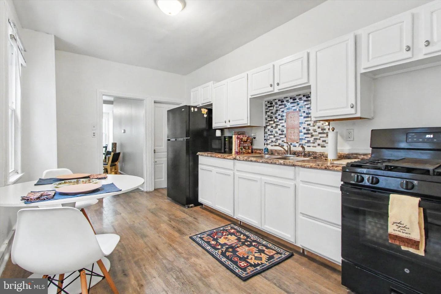 511 W Philadelphia St photo 8