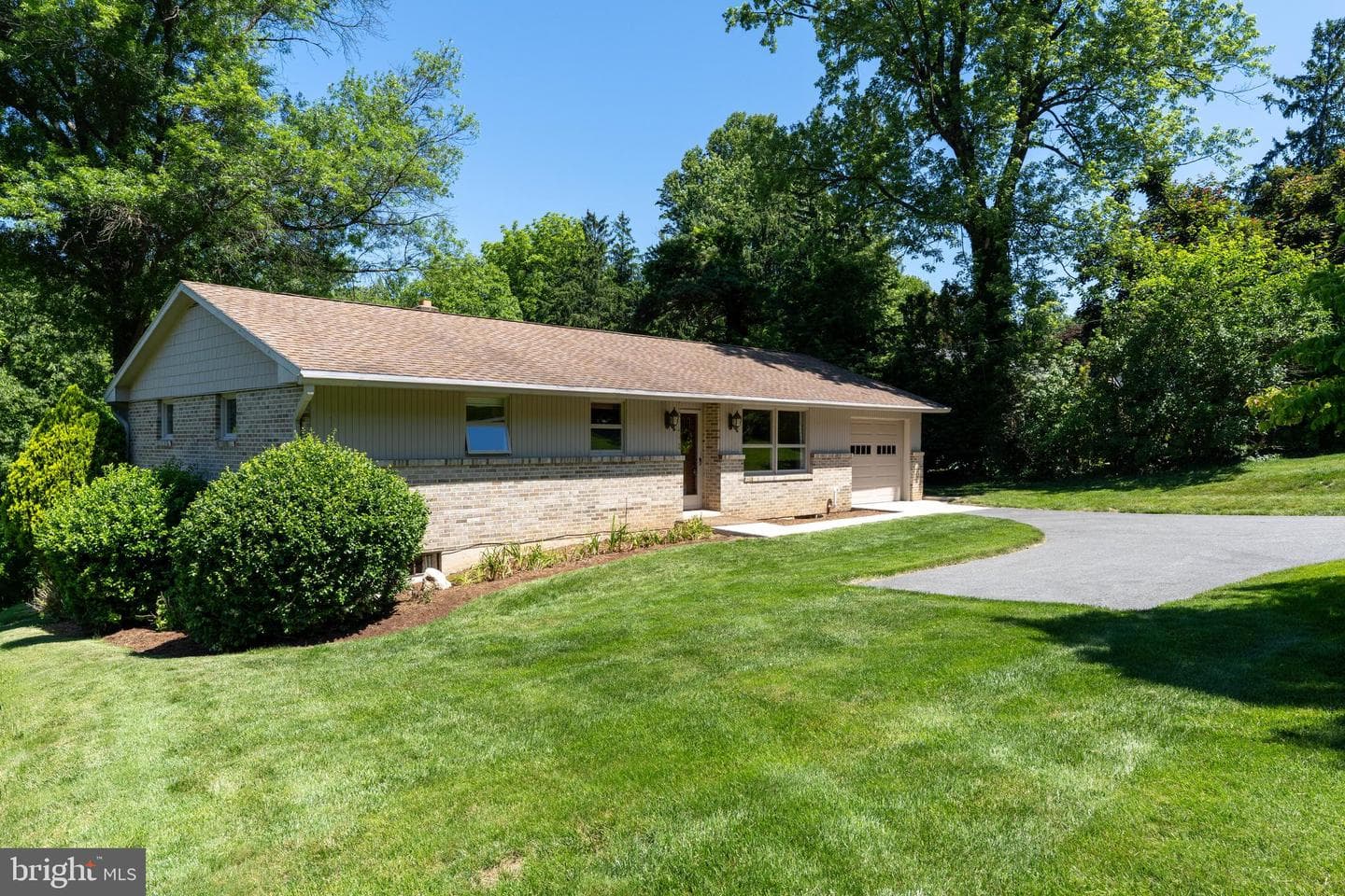 4156 Wilshire Drive photo 2