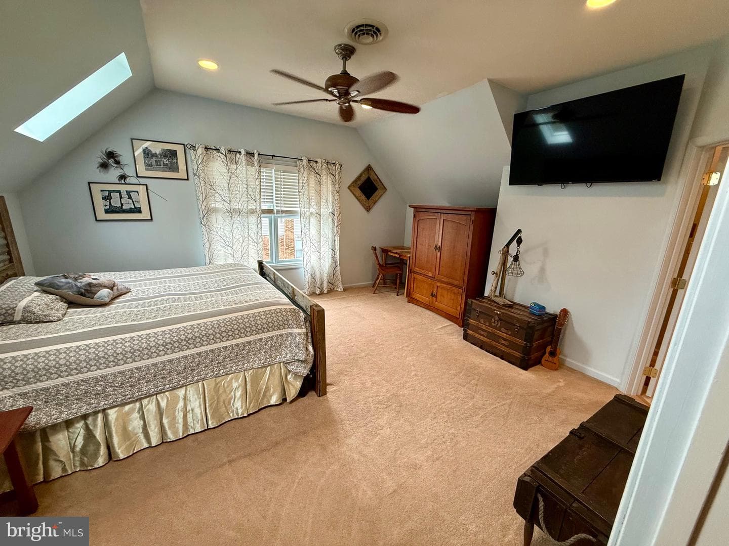 744 Wise Avenue photo 12