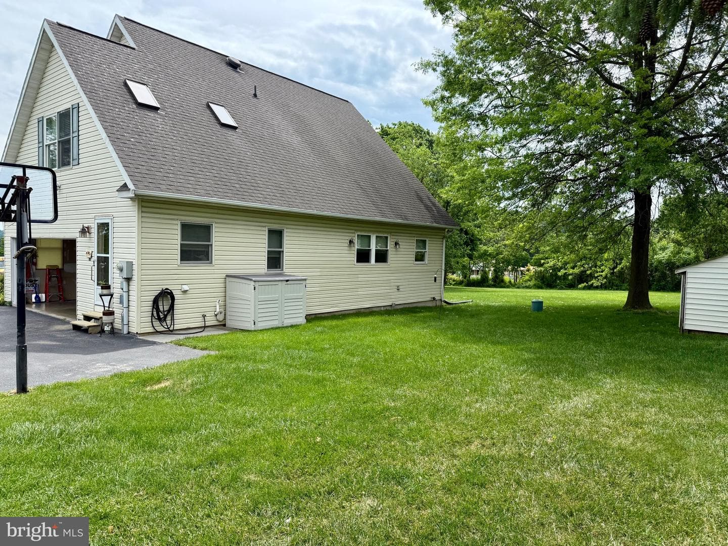 744 Wise Avenue photo 27