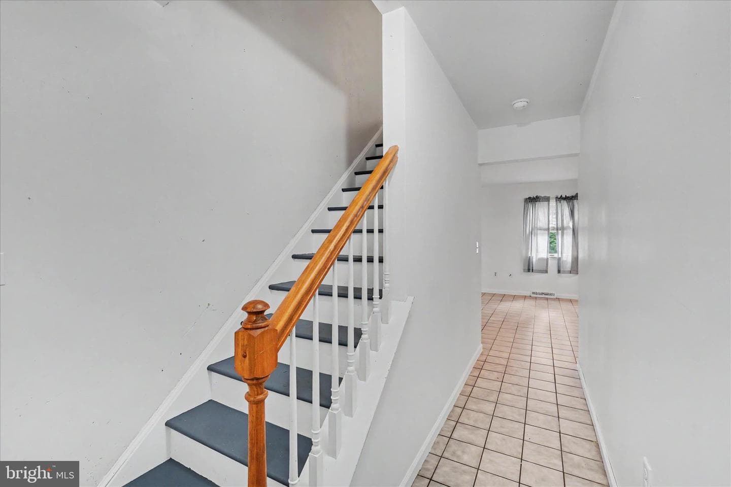 37 Steeple Avenue photo 4