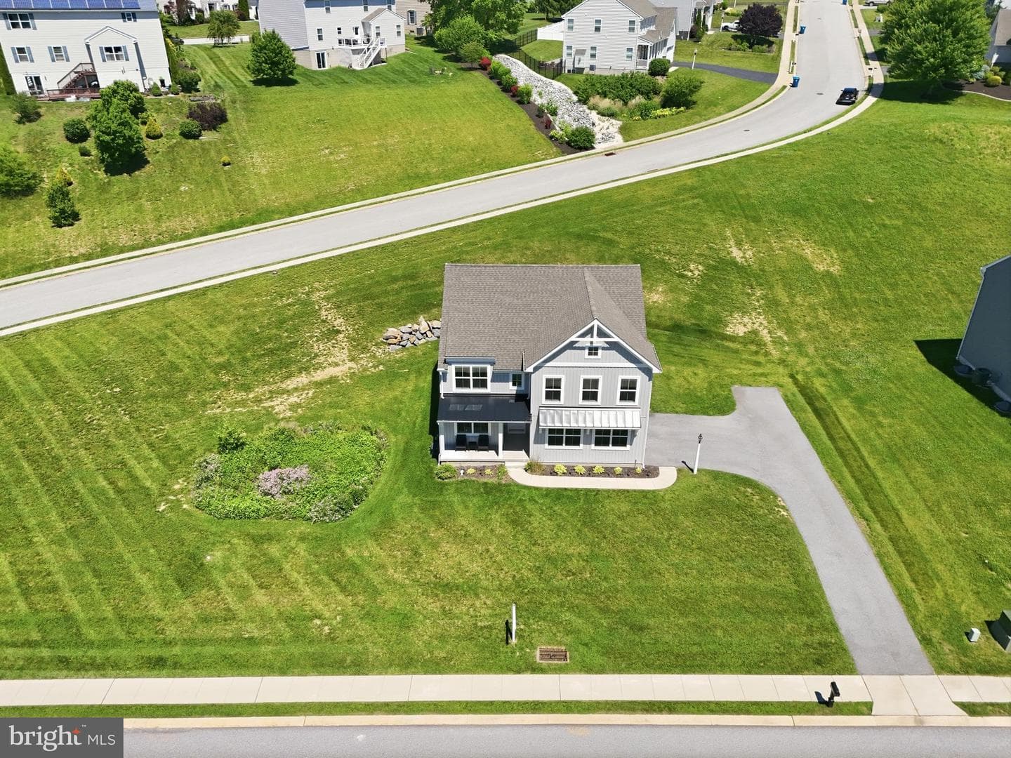 525 Dietz Road photo 57