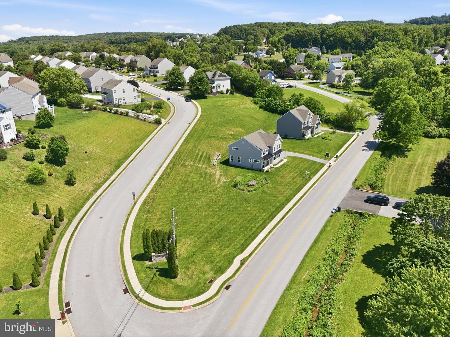 525 Dietz Road photo 60