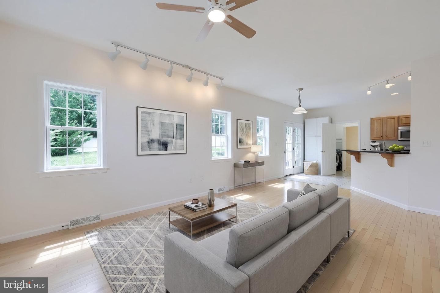 21 Eagleton Drive photo 4