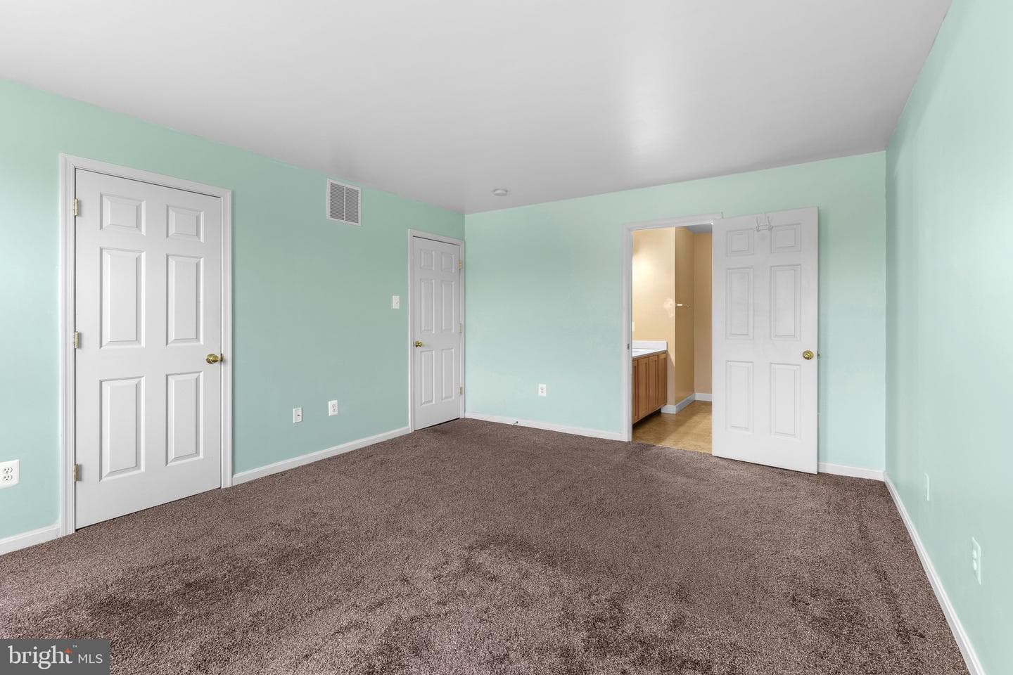 155 Hunter Creek Drive photo 23