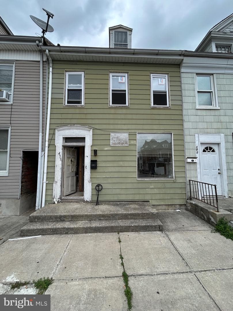 433 Lindberg Avenue, York