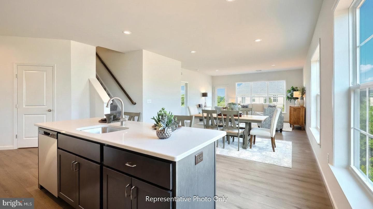 7487 Saint Patrick Court photo 6