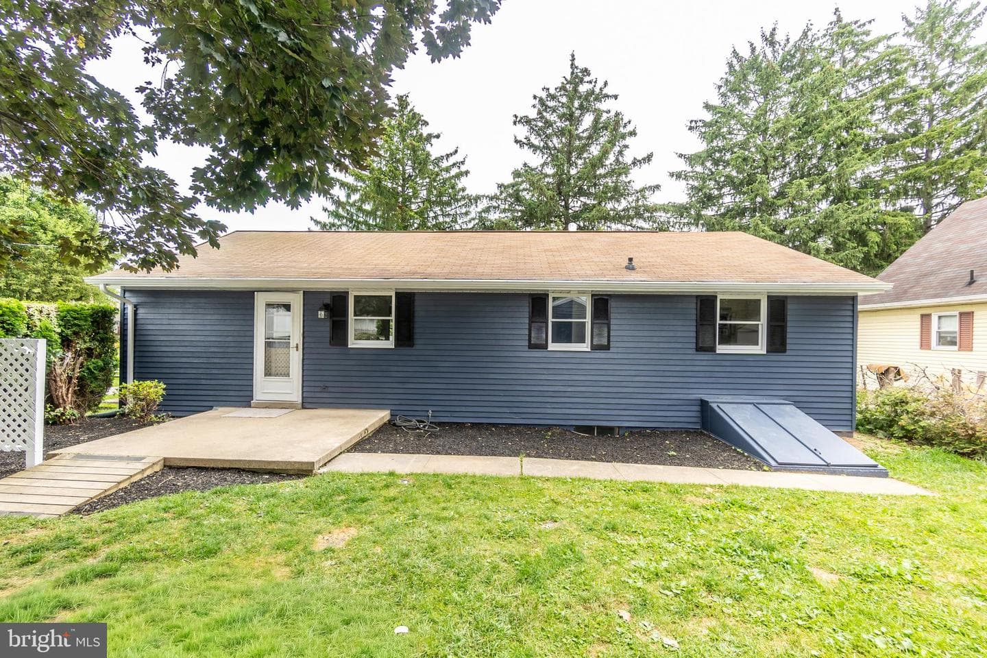575 Grant Drive photo 24