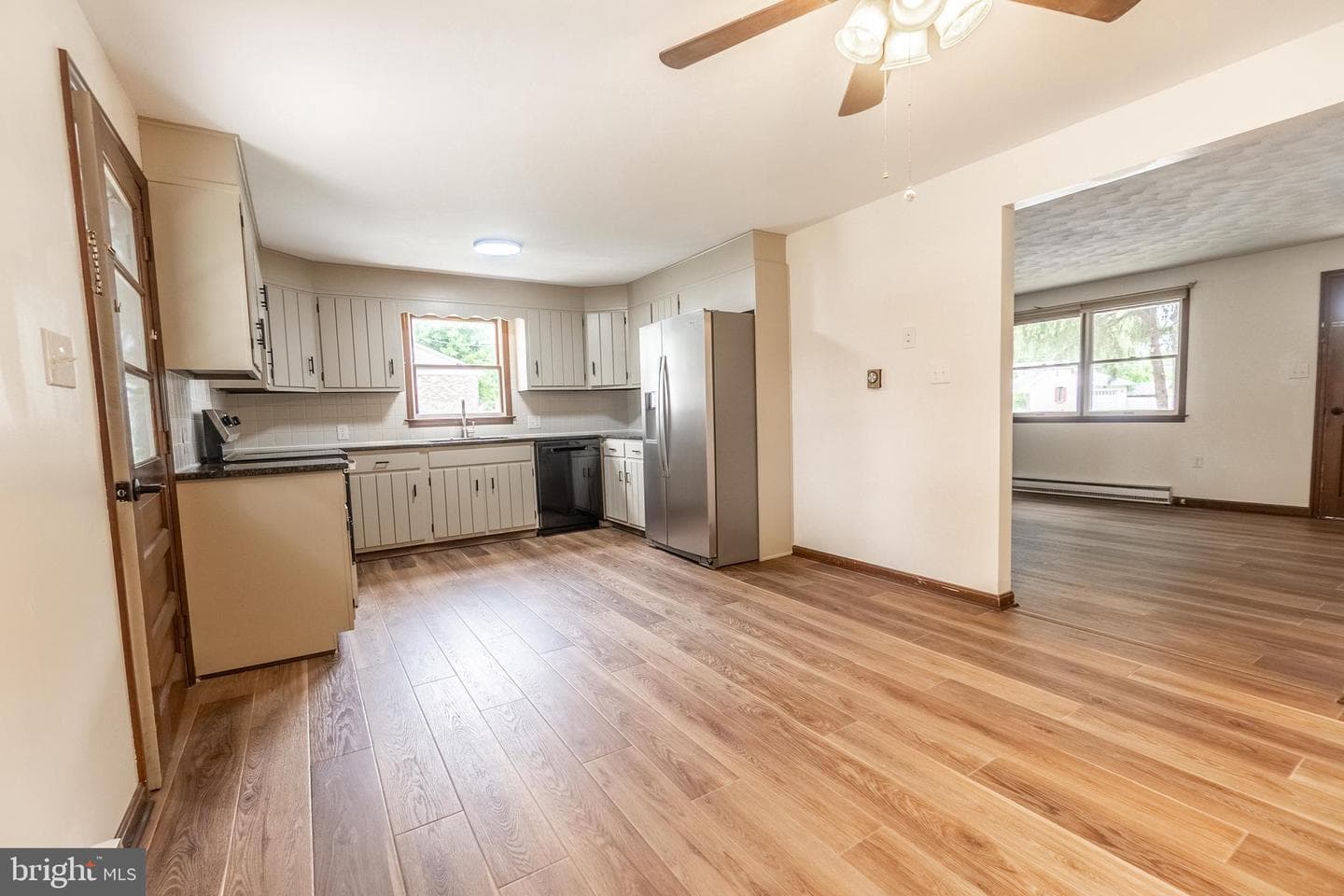 575 Grant Drive photo 4