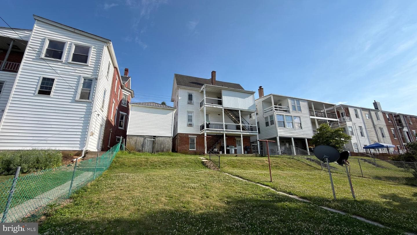515 W Broadway photo 34