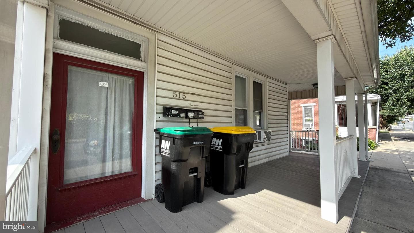 515 W Broadway photo 4