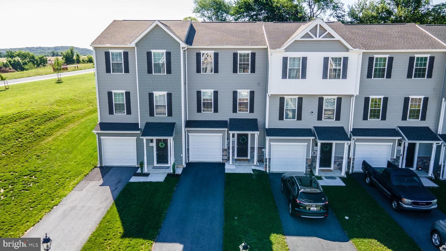 269 Holstein Drive, Hanover