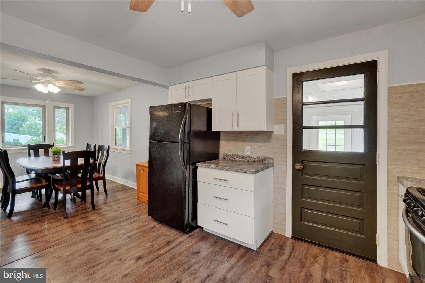 200 Evergreen Lane photo 10
