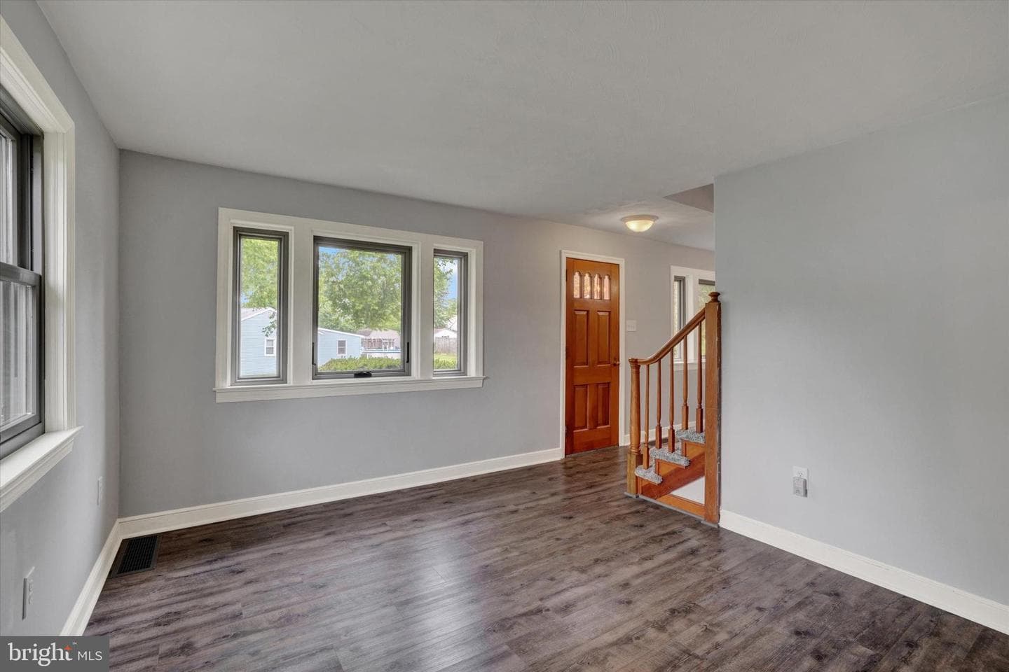 200 Evergreen Lane photo 3
