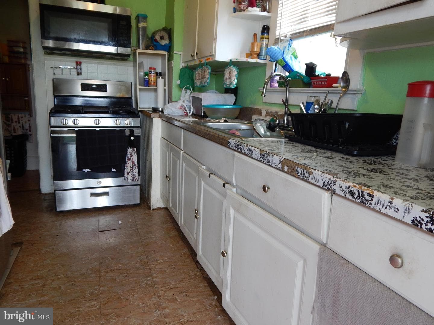 928 E Princess Street photo 7