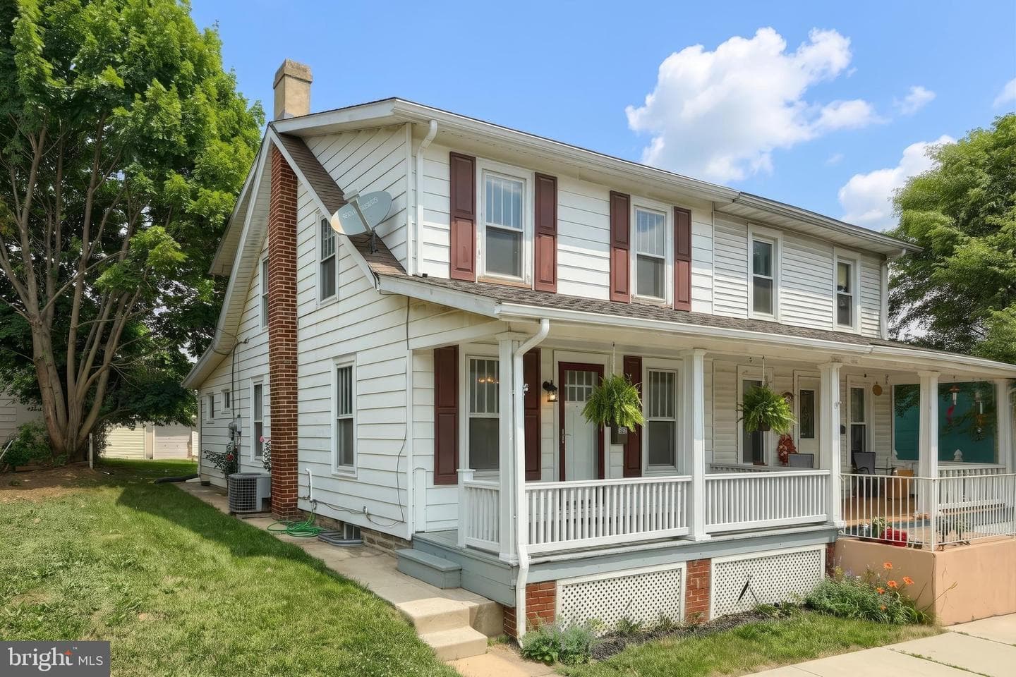 1019 W College Avenue photo 2