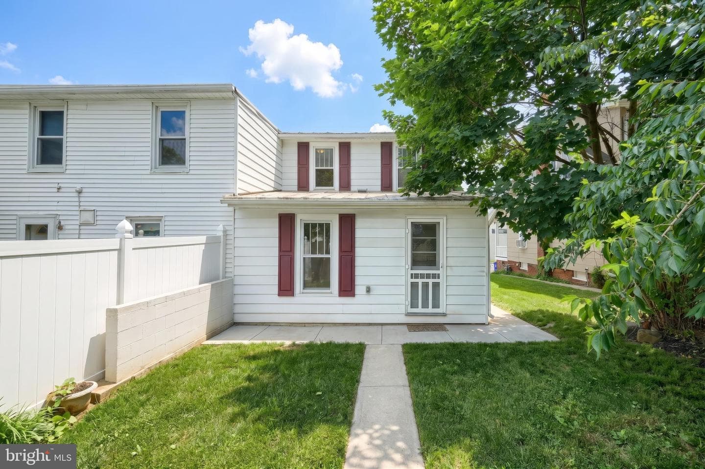 1019 W College Avenue photo 4