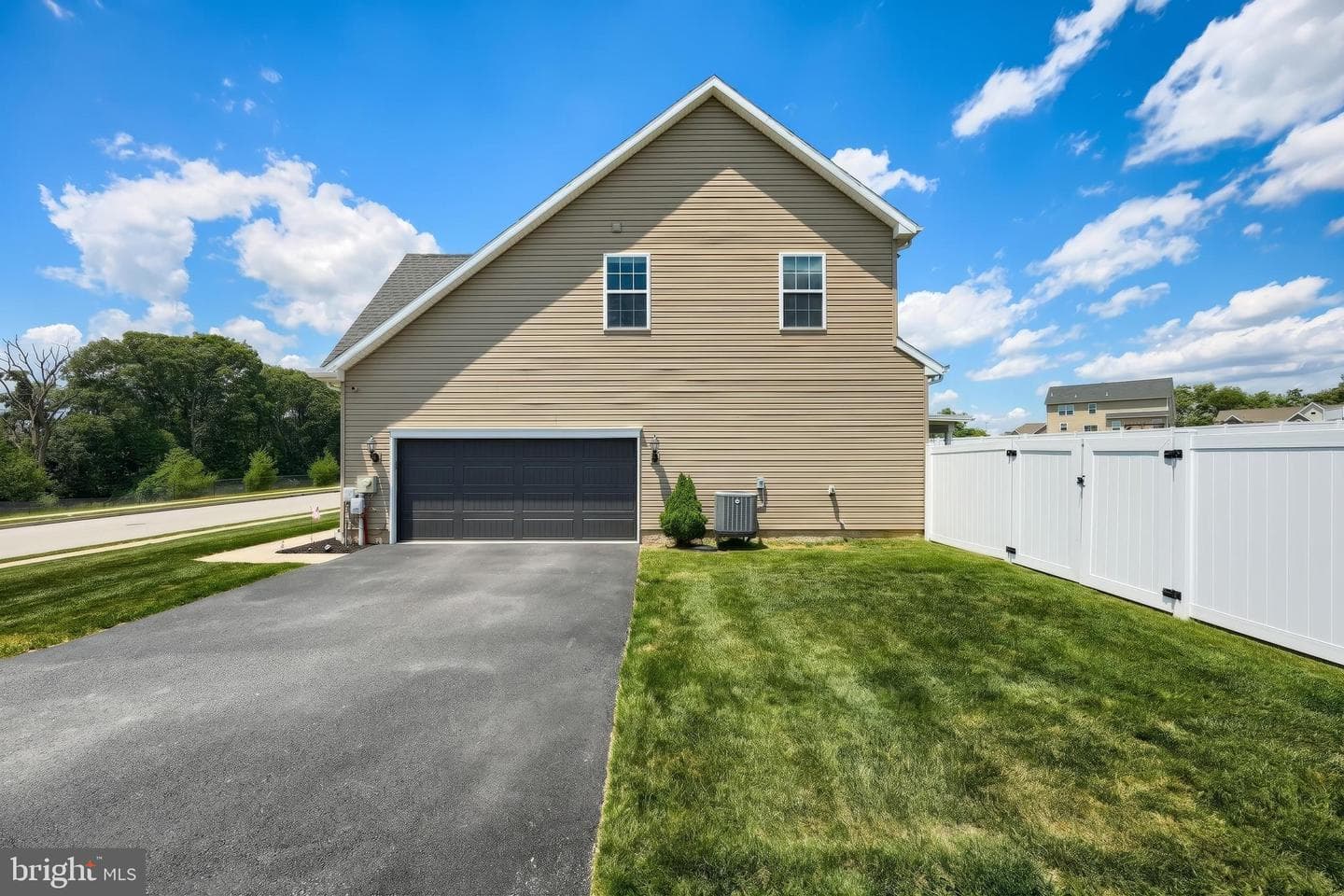 925 Ripple Drive photo 4