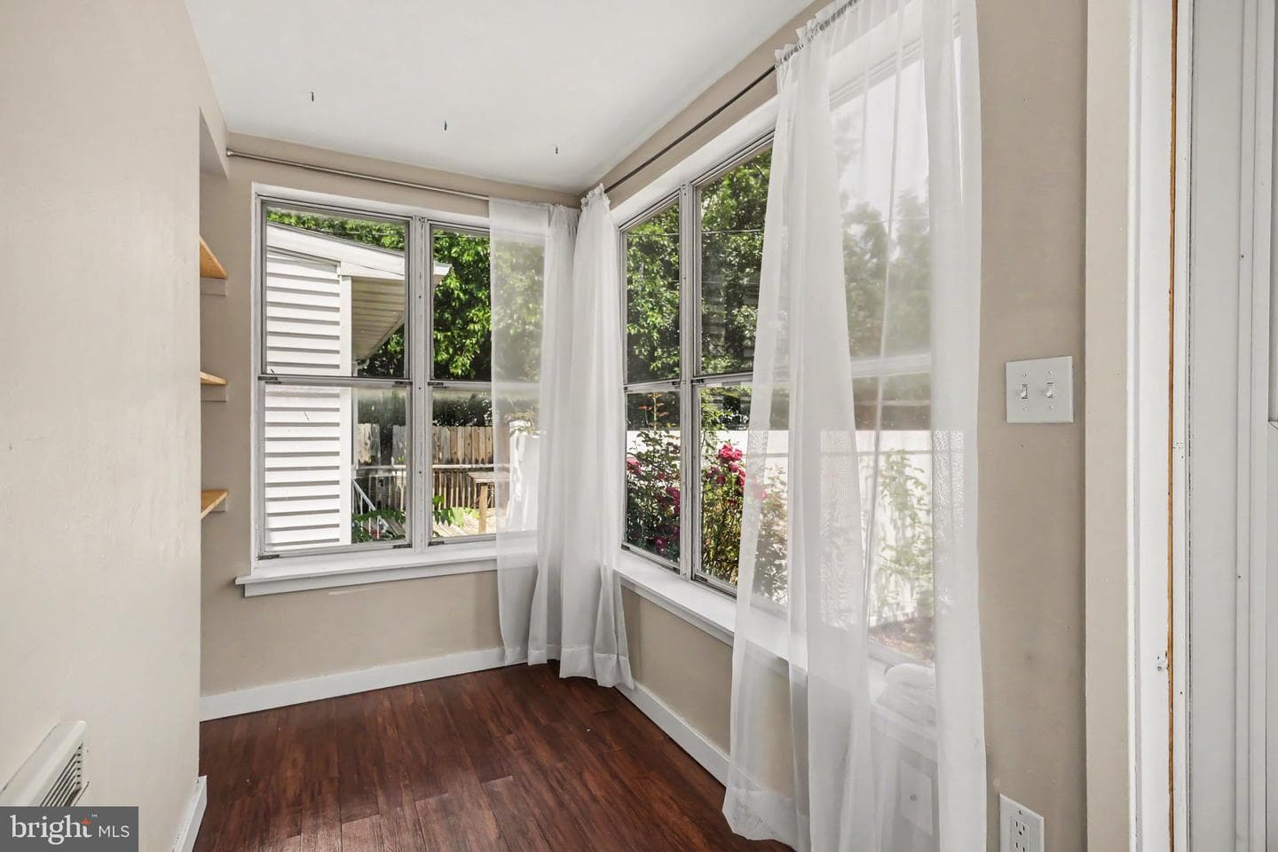 317 E Hanover Street photo 16
