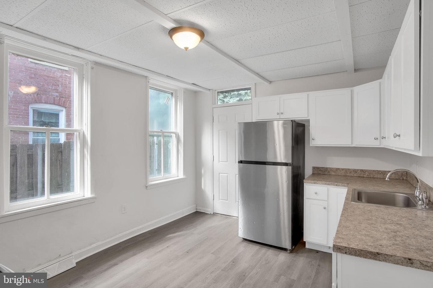 125 S Pershing Avenue photo 11