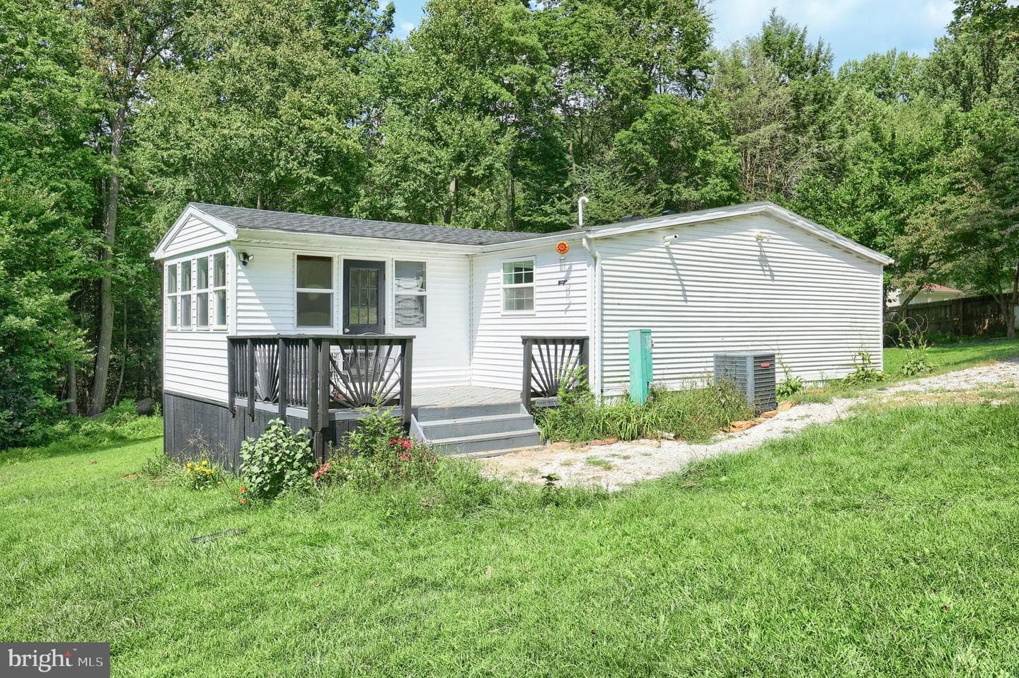 76 Laurel Drive photo 4