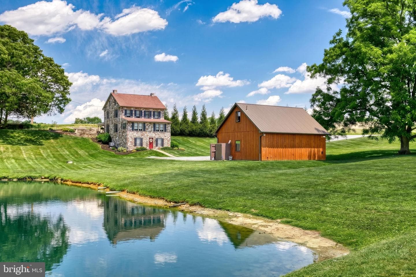 2415 Clearview Lane, Spring Grove