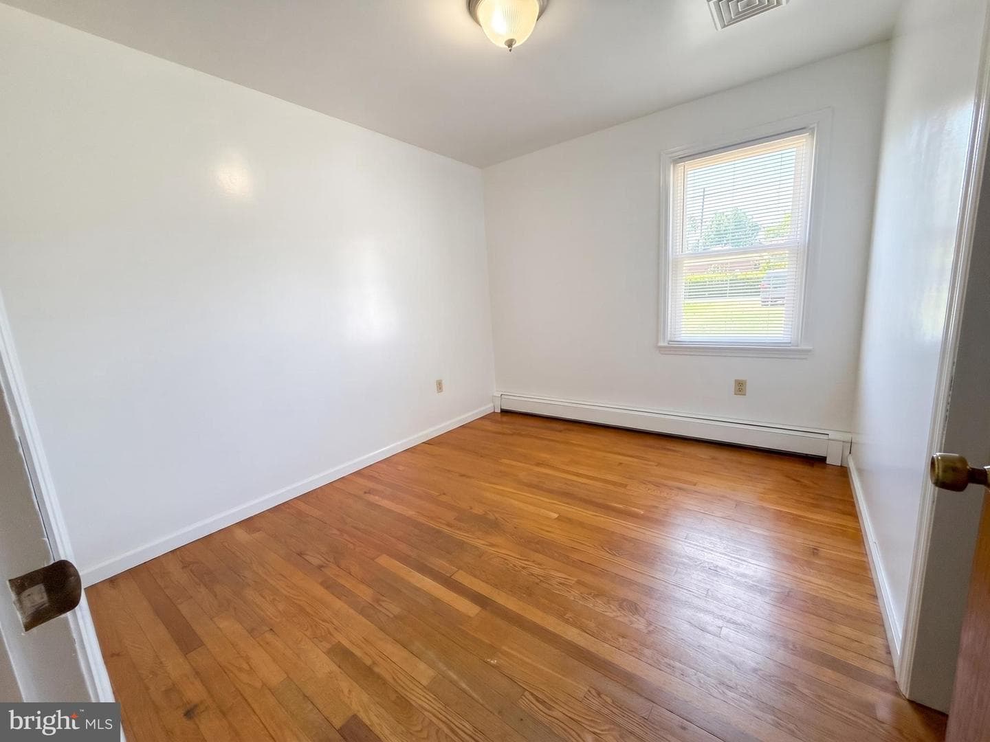 106 Allegheny Avenue photo 8