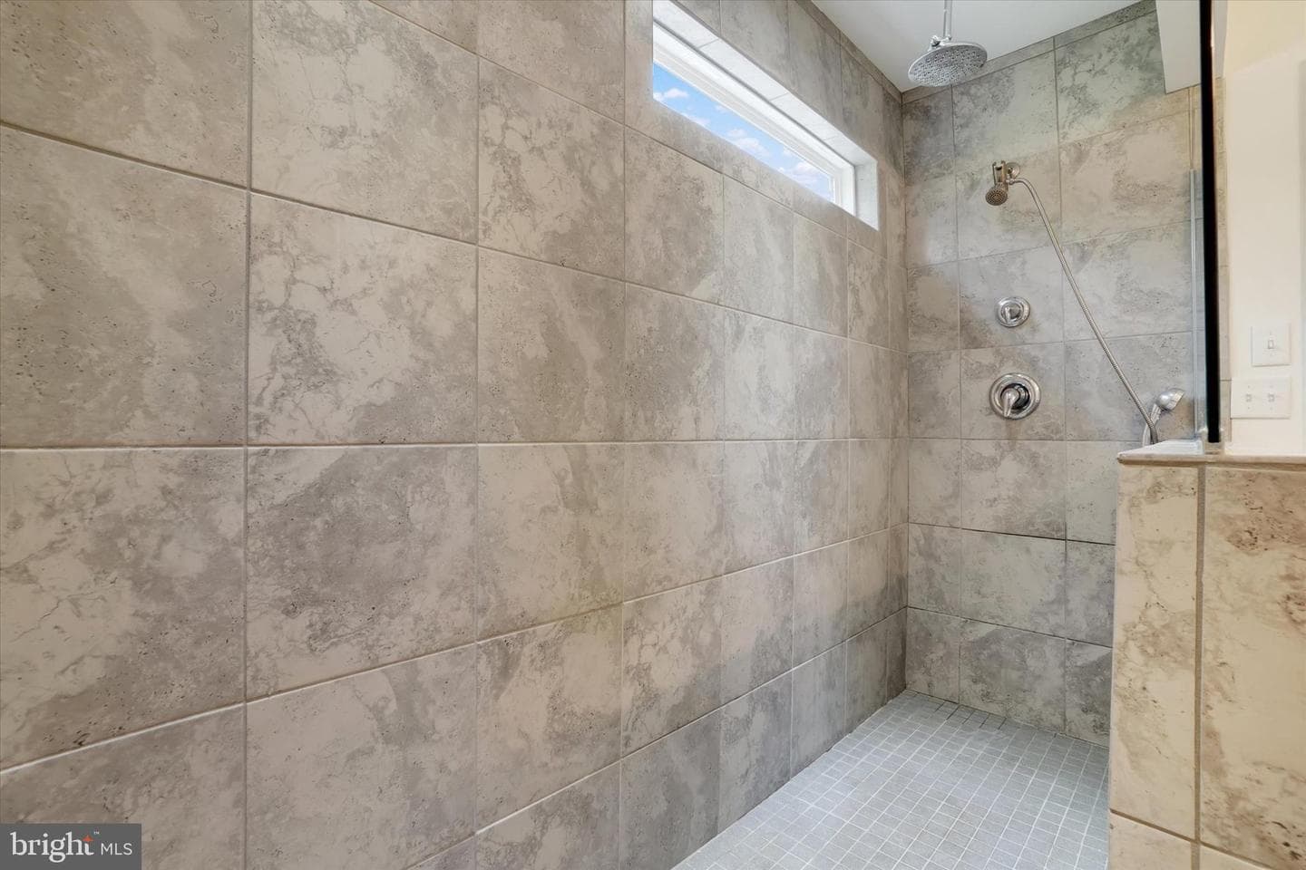 215 Thoroughbred Drive photo 19