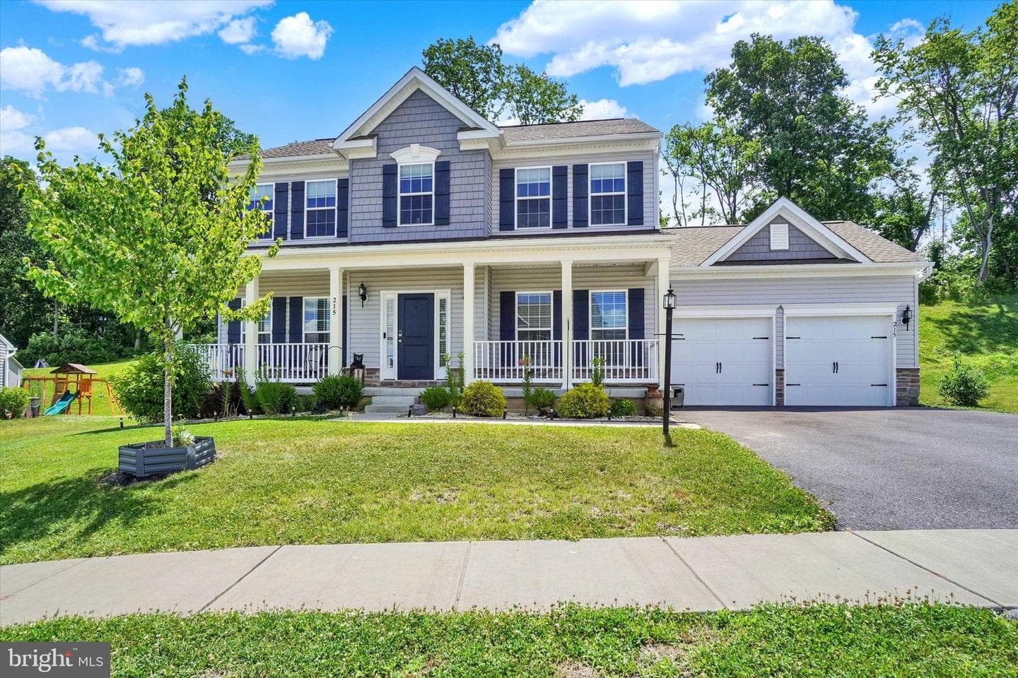 215 Thoroughbred Drive photo 36