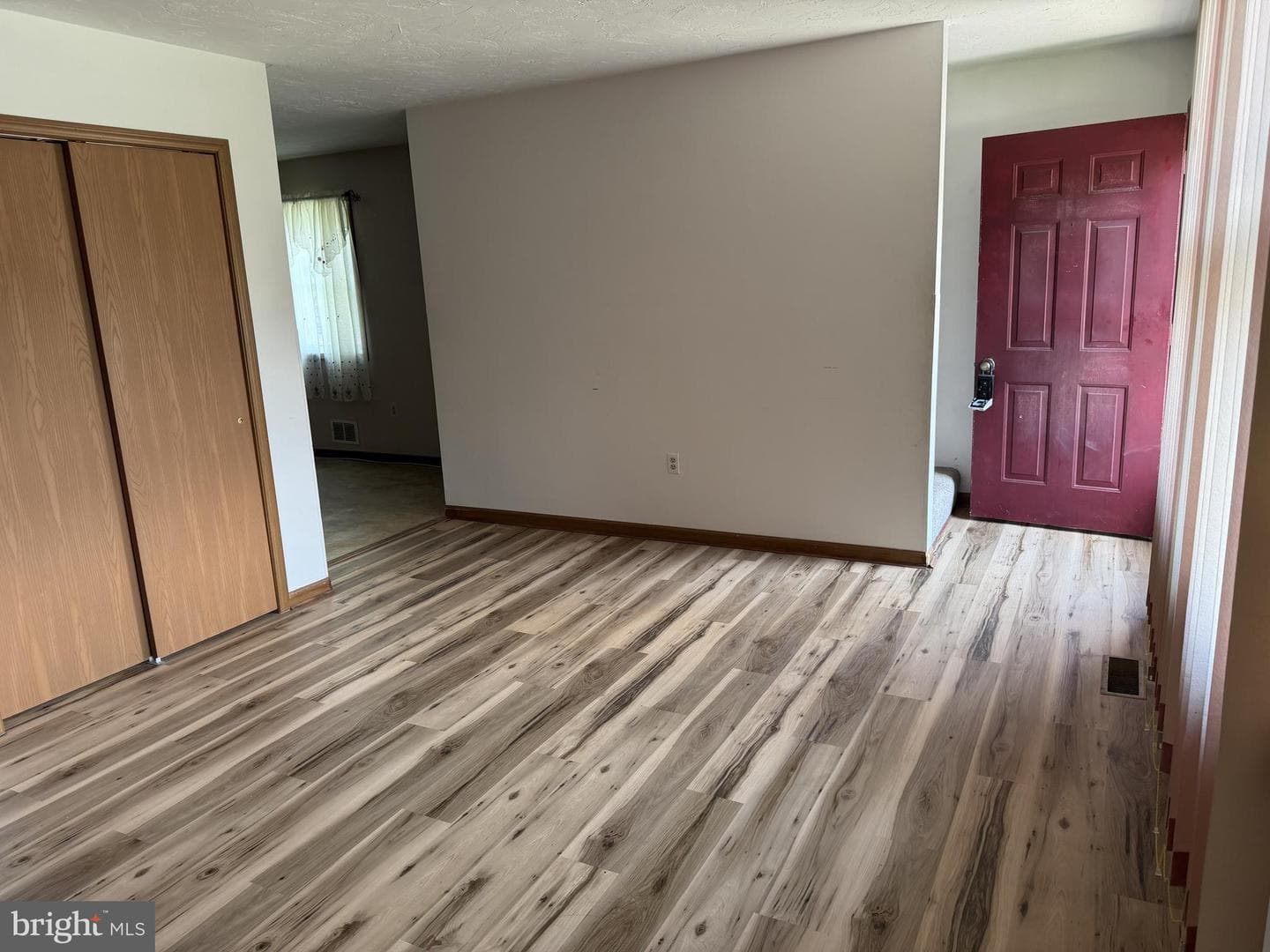 112 Charles Avenue photo 18