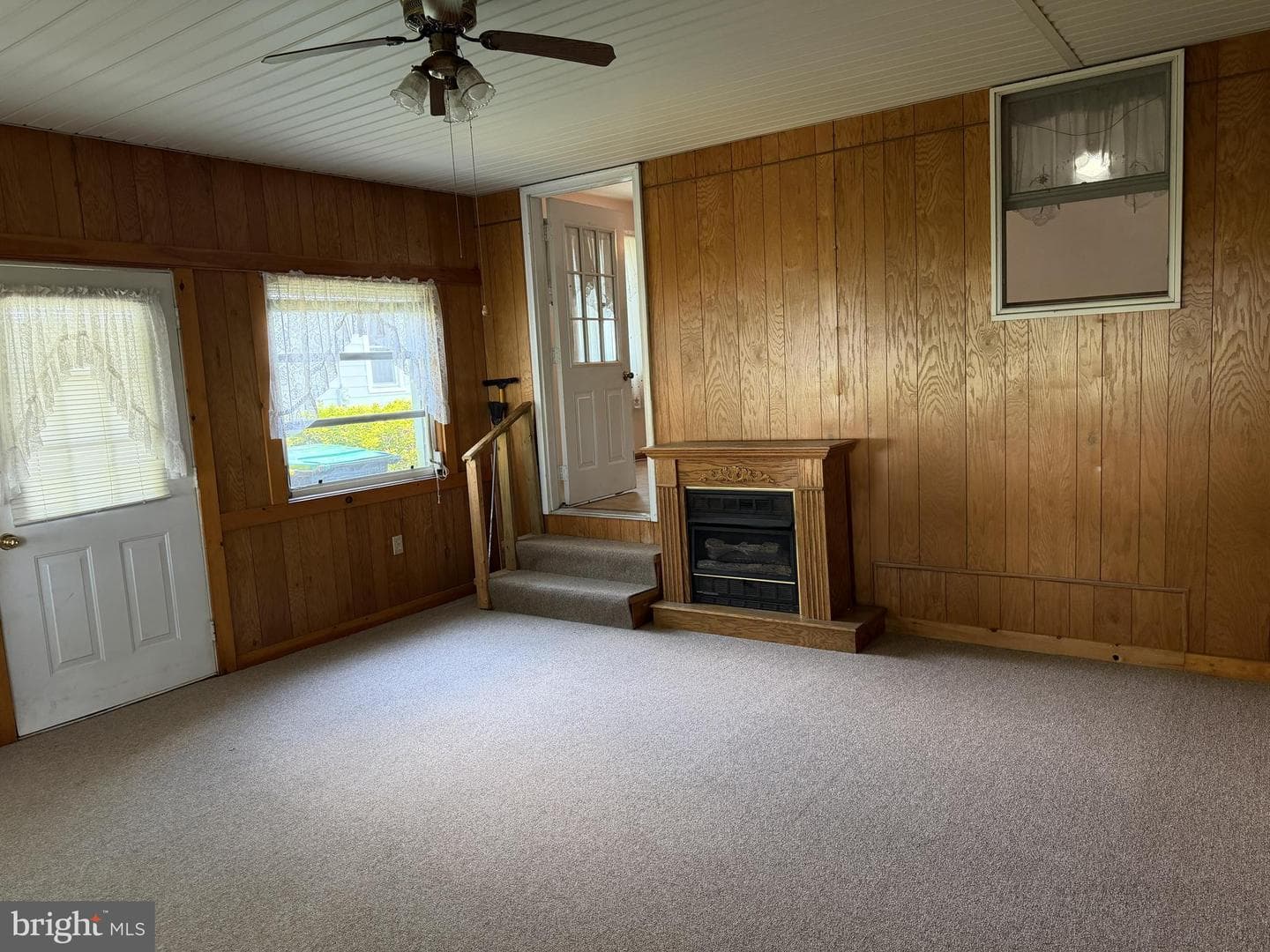 112 Charles Avenue photo 20