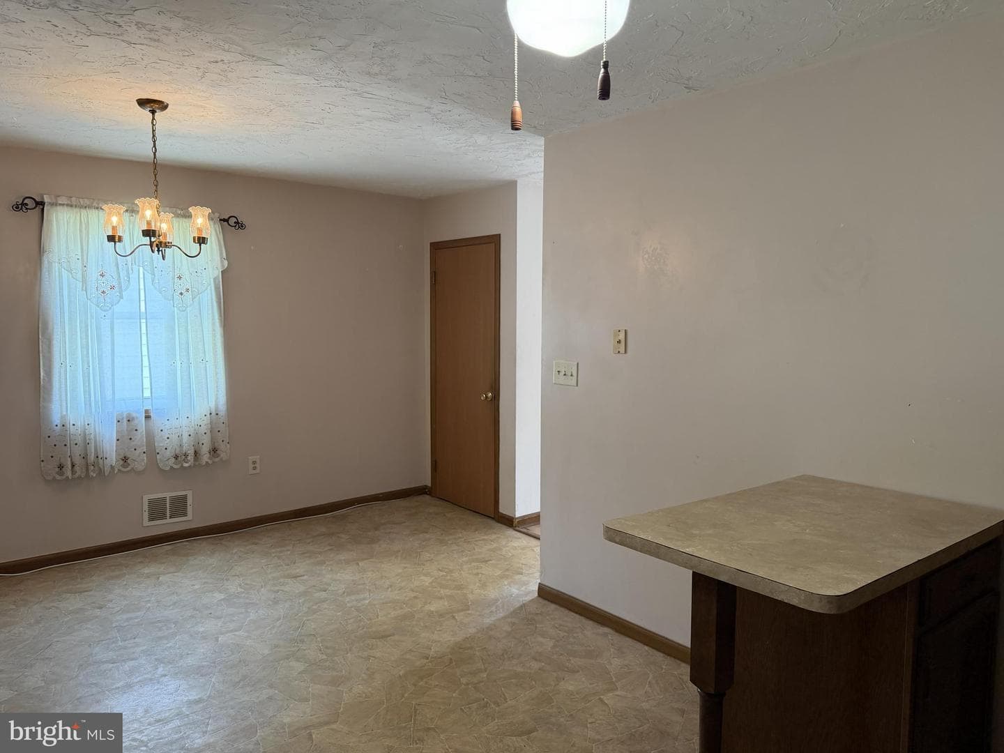 112 Charles Avenue photo 22