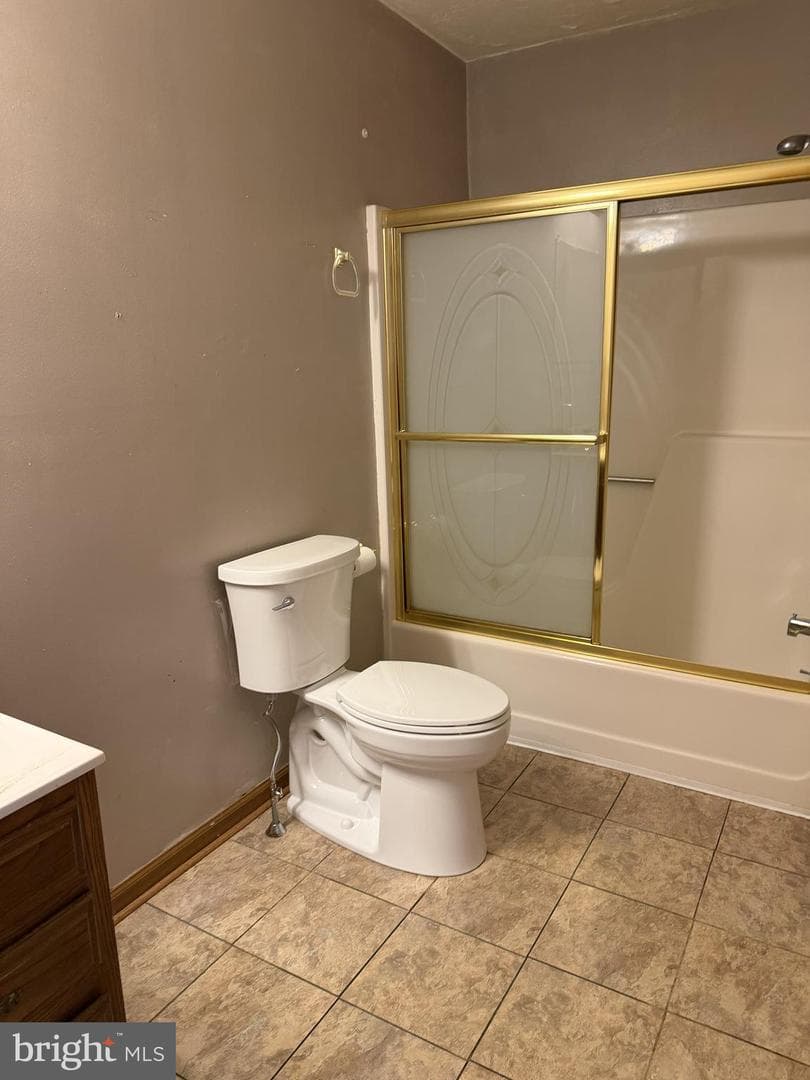 112 Charles Avenue photo 27