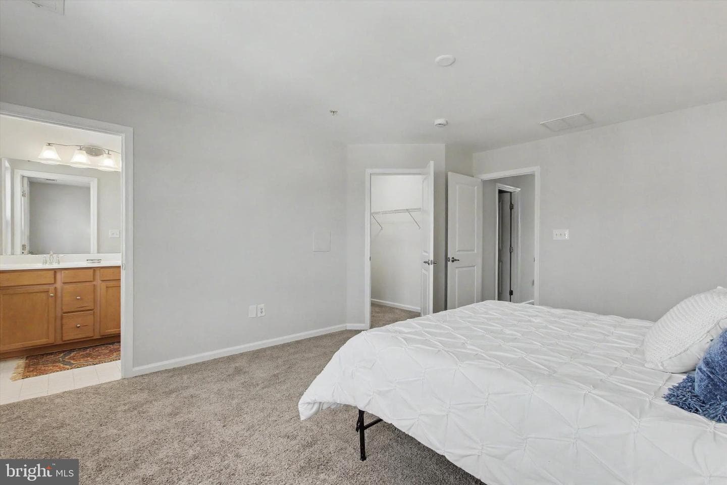 414 Charles Avenue photo 16