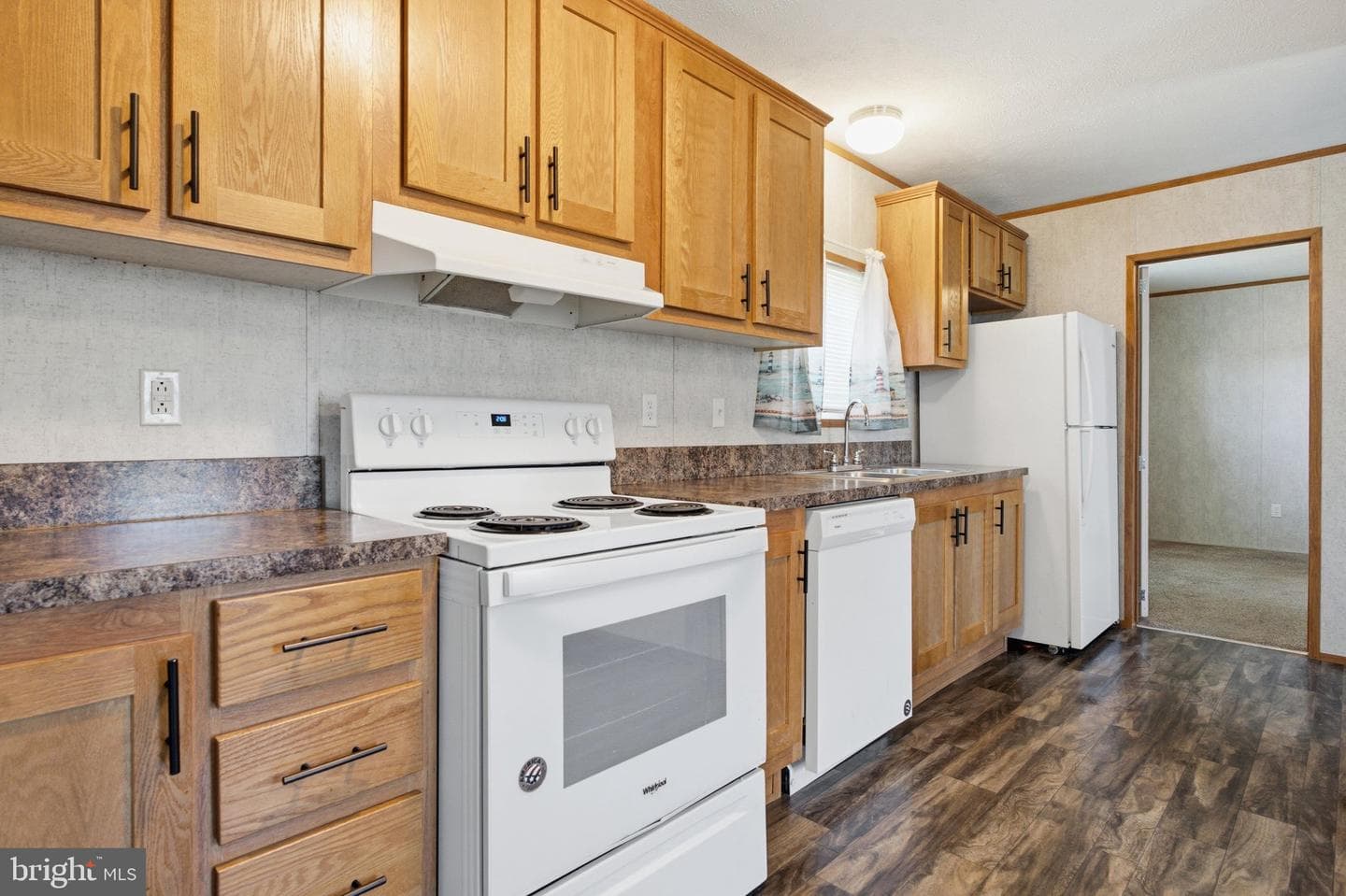 2 Walmar Manor photo 7