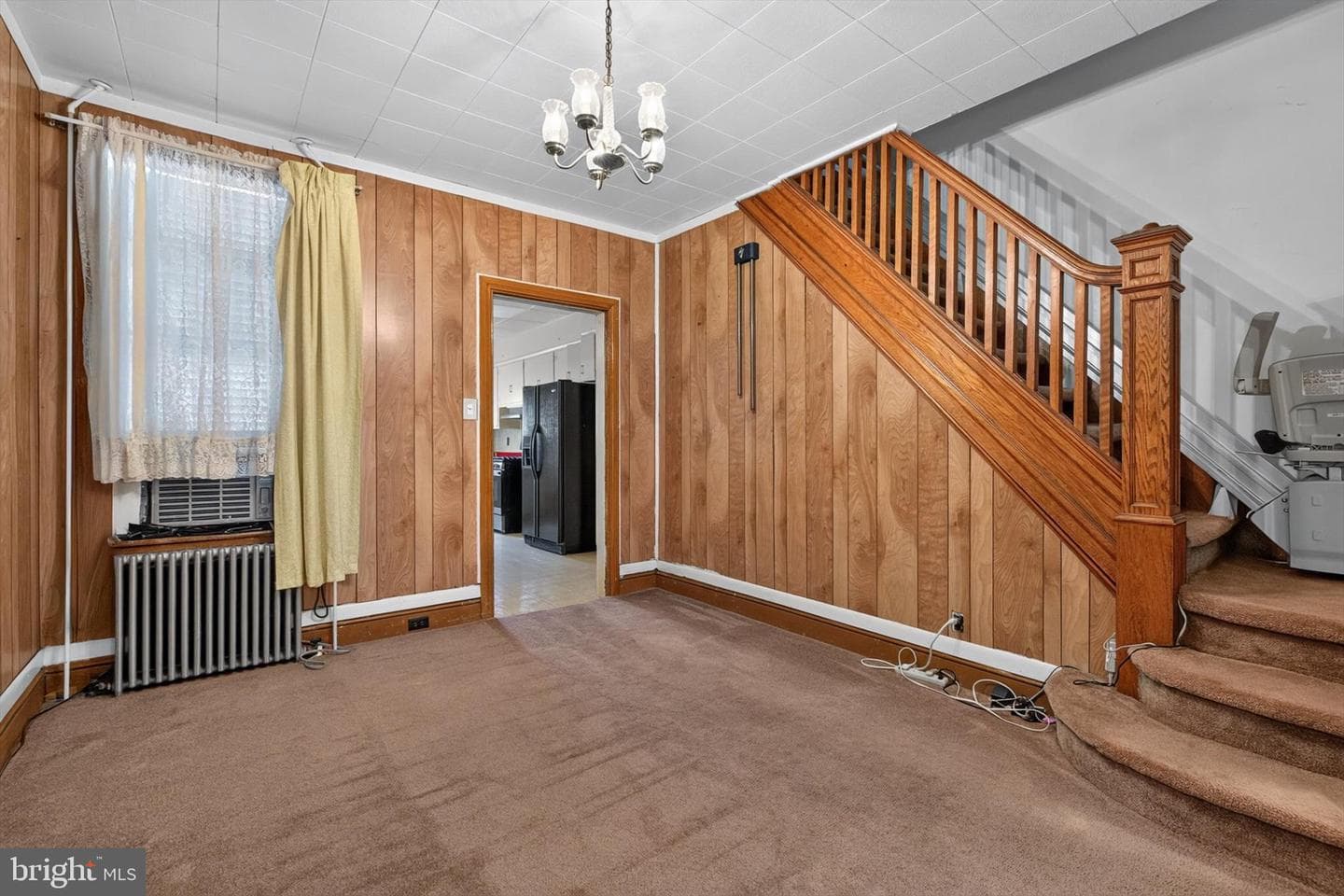 561 S Queen Street photo 6