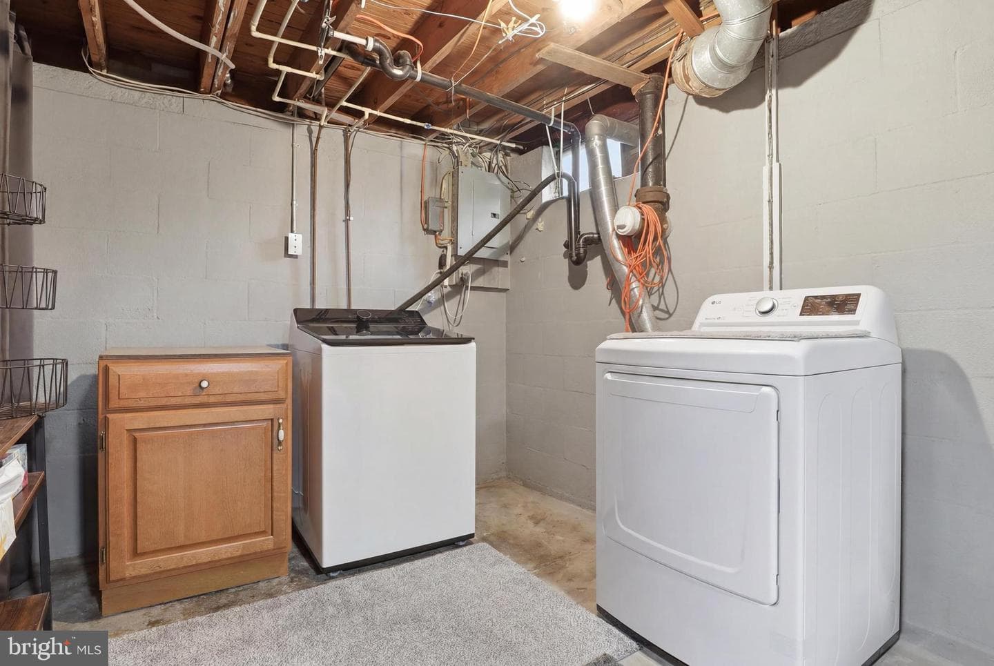418 E Broadway photo 27