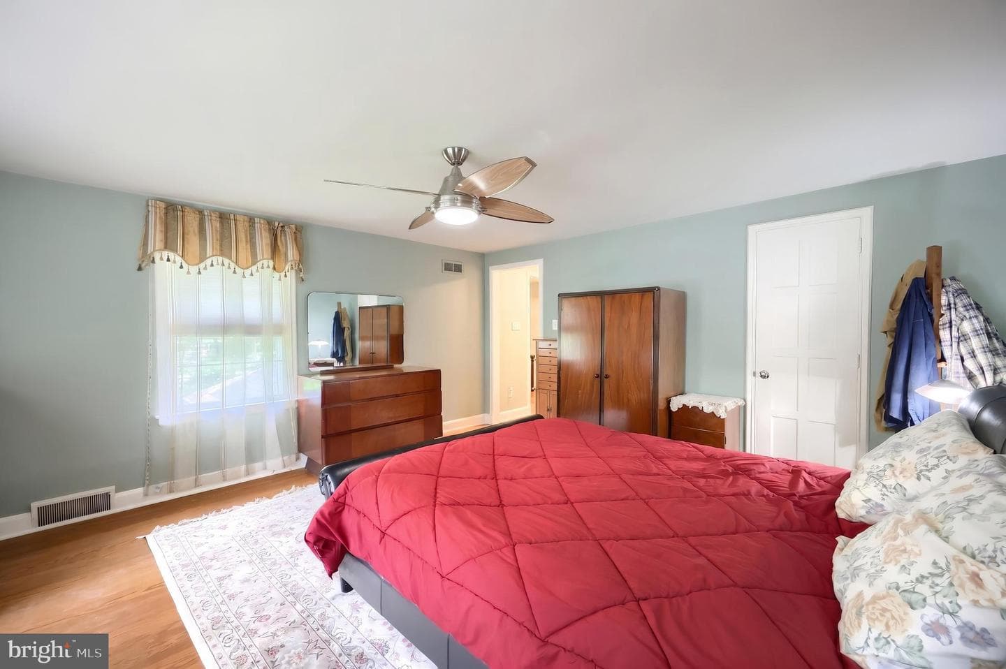 136 Rathton Road photo 32