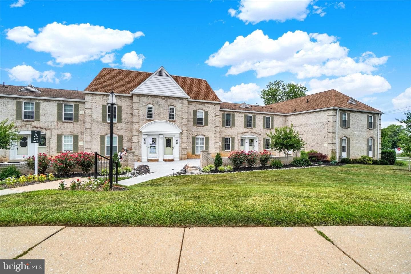 1000 Country Club Road, York